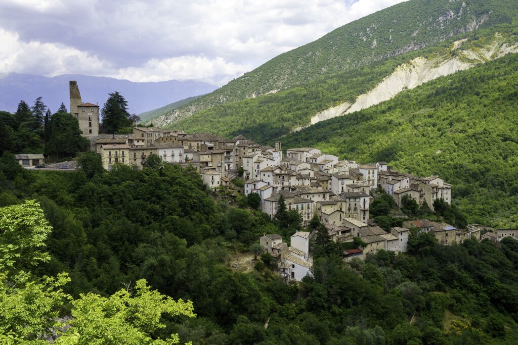 Anversa degli Abruzzi, L Aquila province, Abruzzo, Italy: old town